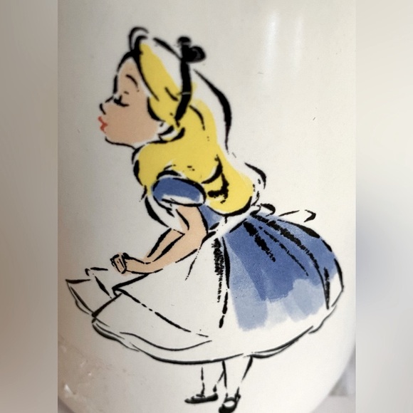 2 NWT Rae Dunn Alice In Wonderland mugs with toppers. - Picture 3 of 8